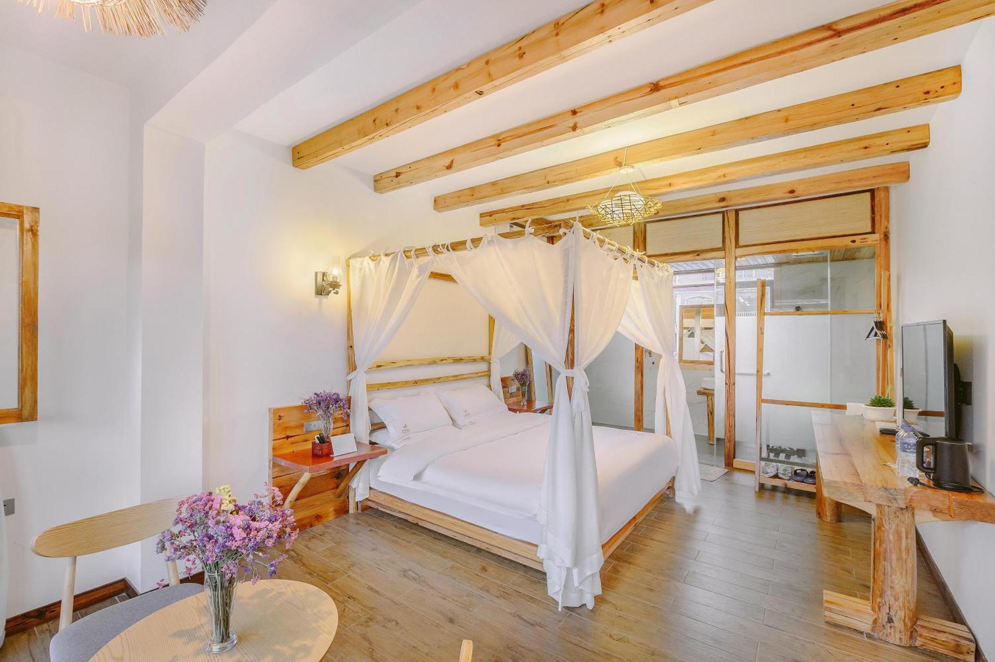 Swallow Nest Guesthouse Кунмин Екстериор снимка