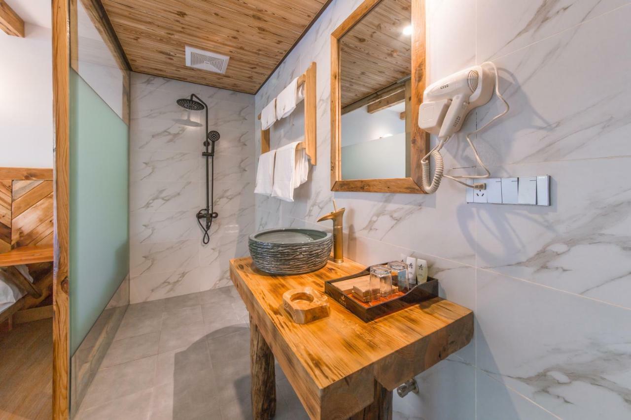 Swallow Nest Guesthouse Кунмин Екстериор снимка