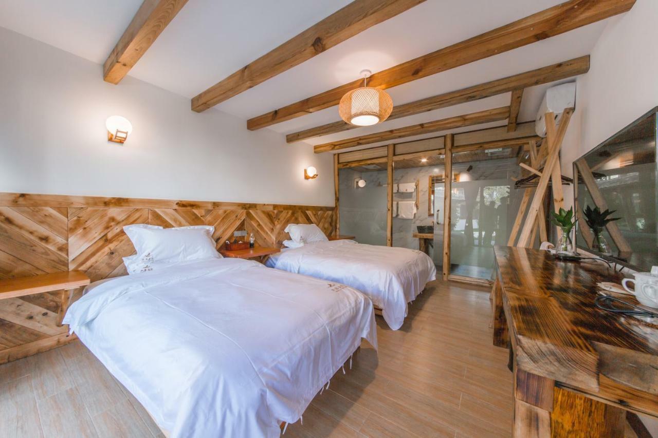 Swallow Nest Guesthouse Кунмин Екстериор снимка