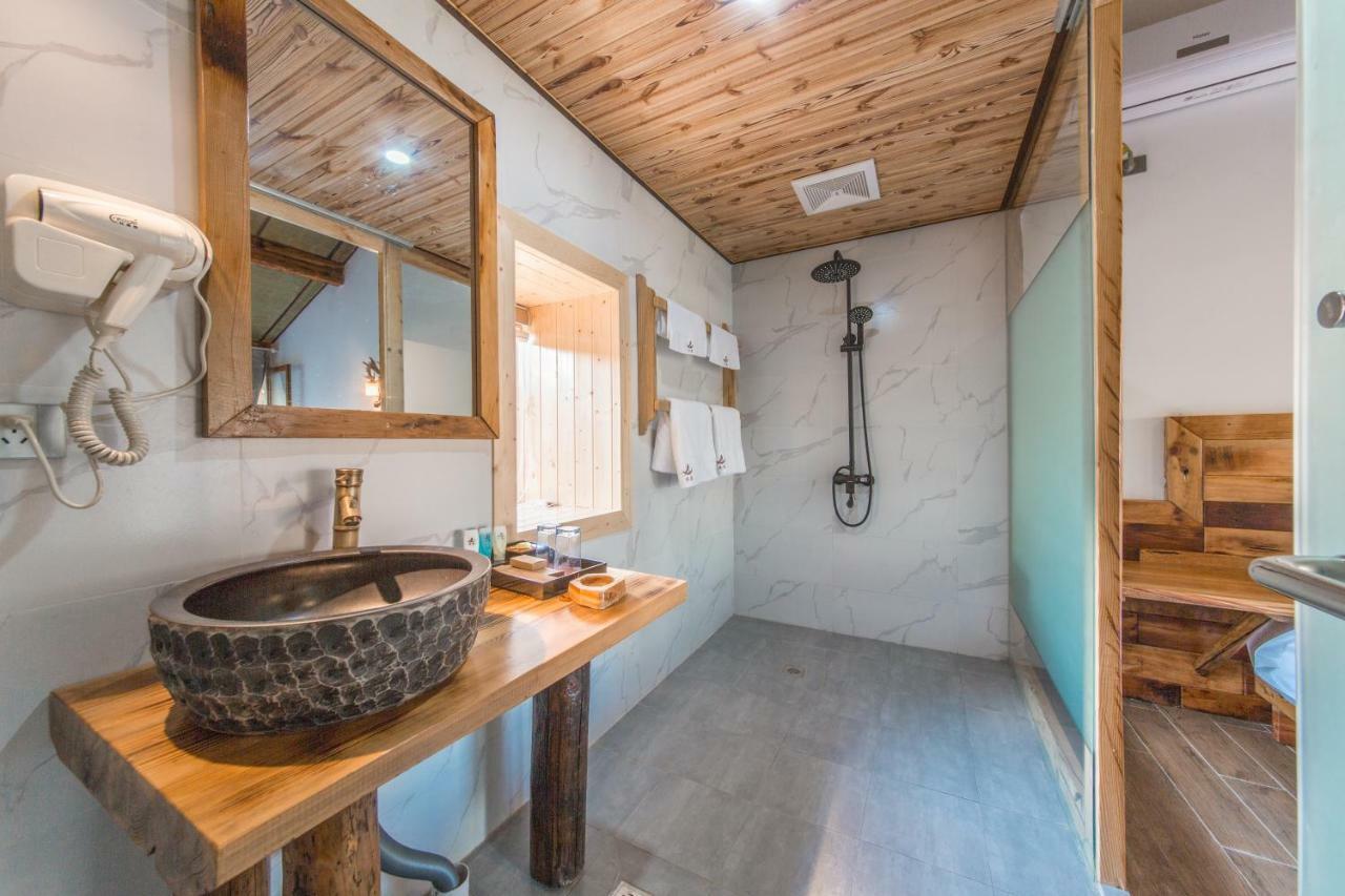 Swallow Nest Guesthouse Кунмин Екстериор снимка