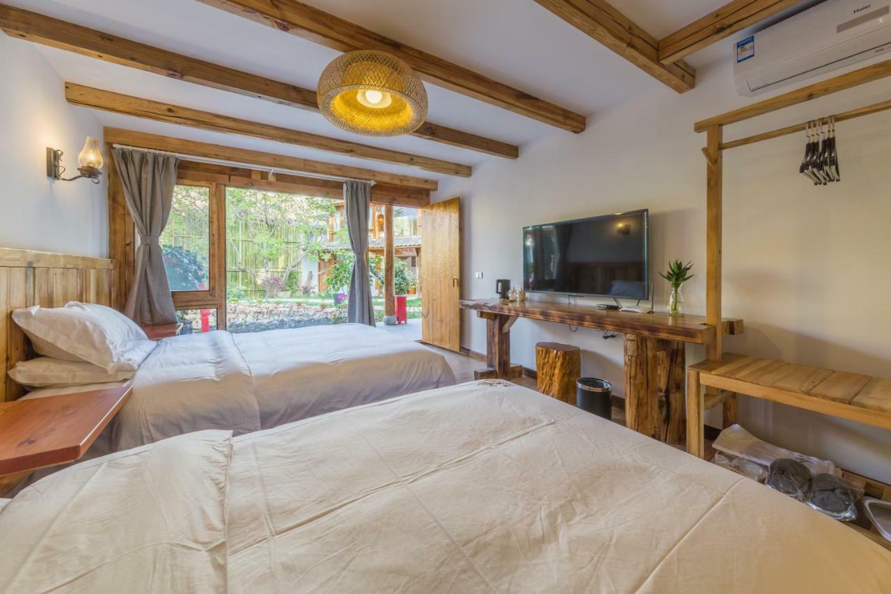 Swallow Nest Guesthouse Кунмин Екстериор снимка