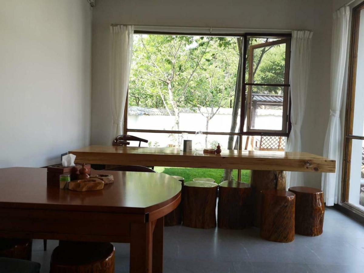 Swallow Nest Guesthouse Кунмин Екстериор снимка