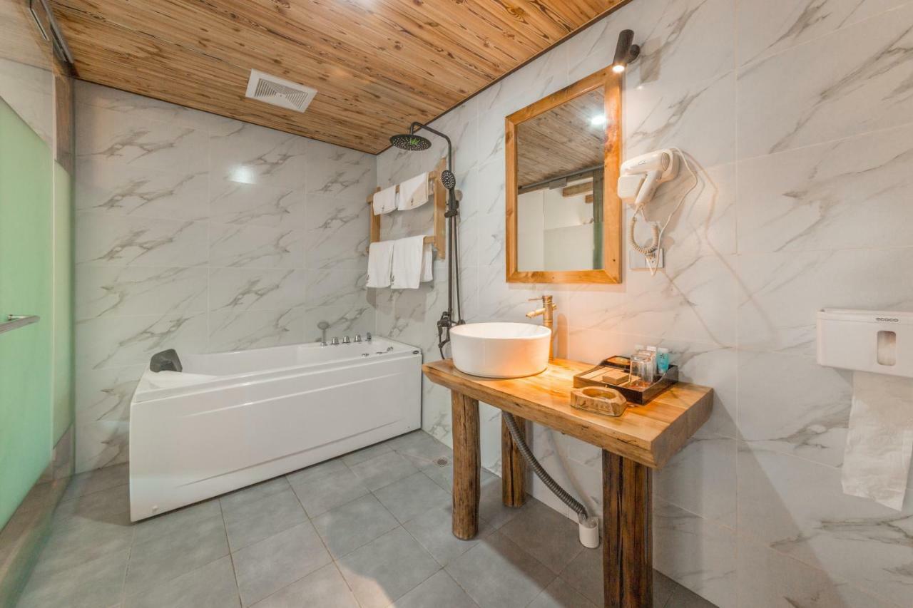 Swallow Nest Guesthouse Кунмин Екстериор снимка