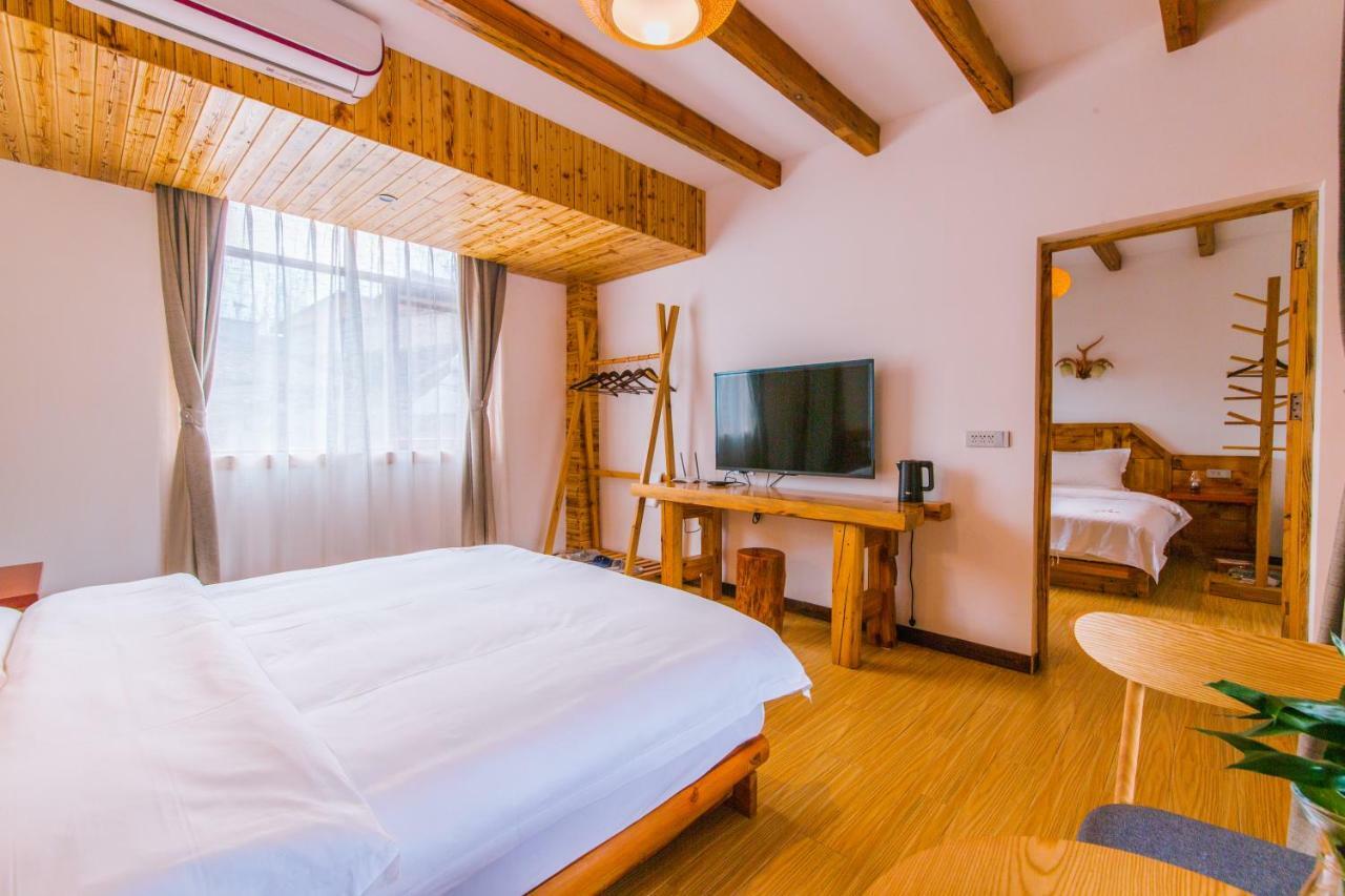 Swallow Nest Guesthouse Кунмин Екстериор снимка